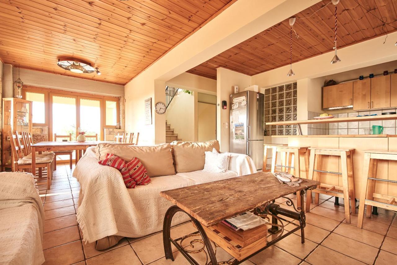 Elisson Hostel Krioneri  ภายนอก รูปภาพ