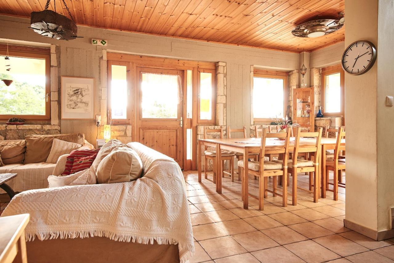 Elisson Hostel Krioneri  ภายนอก รูปภาพ